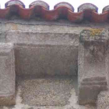 Canecillos en la iglesia de San Tirso de Oseiro (Arteixo). Coruña.