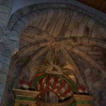 Bóveda que cubre el ábisde de la nave principal de San Pedro de Soandres, en el Concello da Laracha (Coruña).