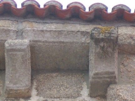 Canecillos en la iglesia de san tirso de oseiro (arteixo). coruña.