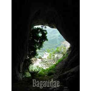 Click para ampliar. Pulsa en el nombre para ver la ficha. Castillo de Jentilbaratza. Cueva.