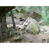 Click para ampliar. Pulsa en el nombre para ver la ficha. Cuyacabras. Necrópolis. Vista de los nichos.