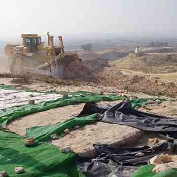 Click para ampliar. Pulsa en el nombre para ver la ficha. El Oral. Bulldozer en plena tarea de destrucción.