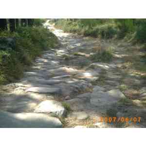 Click para ampliar. Pulsa en el nombre para ver la ficha. Baroña Calzada de acceso