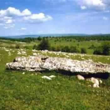 Click para ampliar. Pulsa en el nombre para ver la ficha. menhir de Surbe (ARABA)