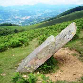 Click para ampliar. Pulsa en el nombre para ver la ficha. menhir de Urdintz (NAVARRA)