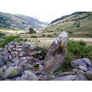 Click para ampliar. Pulsa en el nombre para ver la ficha. menhir Casa de la Mina (HUESCA)