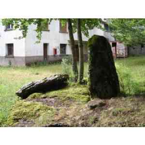 Click para ampliar. Pulsa en el nombre para ver la ficha. dolmen dentro de un camping (HUESCA)