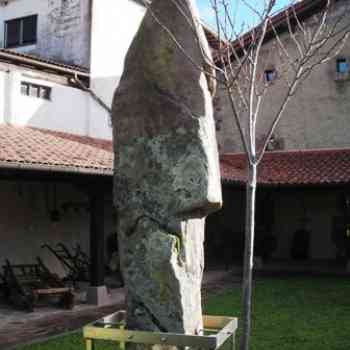 Click para ampliar. Pulsa en el nombre para ver la ficha. parte posterior del menhir de Soalar