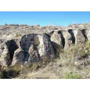 Click para ampliar. Pulsa en el nombre para ver la ficha. Buendía. Cazoletas para sacrificios junto al Altar de los Tres Tronos