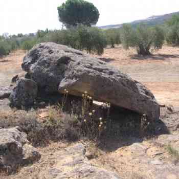 Click para ampliar. Pulsa en el nombre para ver la ficha. Monumento megalítico ¿?