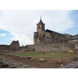 Click para ampliar. Pulsa en el nombre para ver la ficha. Santa María de Carracedo. Lugar que ocupaba el claustro de la Hospedería.