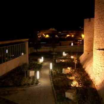 Click para ampliar. Pulsa en el nombre para ver la ficha. Archivo General de Simancas. Foso ajardinado.