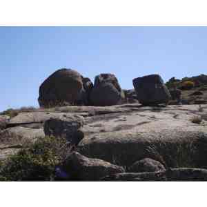 Click para ampliar. Pulsa en el nombre para ver la ficha. Ulaca - Conjunto Lítico - Desde abajo