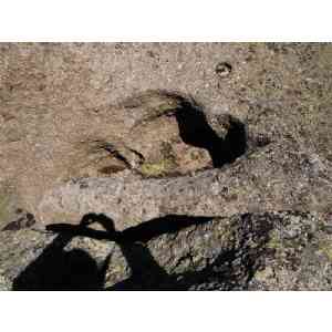 Click para ampliar. Pulsa en el nombre para ver la ficha. Ulaca - Conjunto Lítico - Elemento 2 - Pileta de desagüe - Detrás