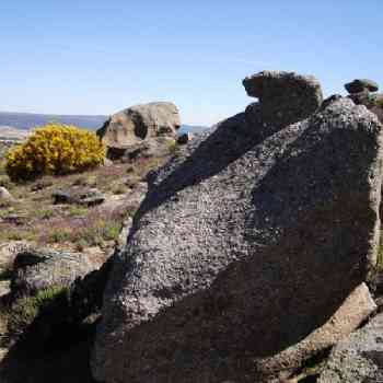 Click para ampliar. Pulsa en el nombre para ver la ficha. Ulaca - Conjunto Lítico - Elemento en el canchal