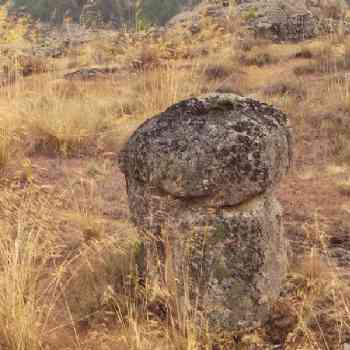 Click para ampliar. Pulsa en el nombre para ver la ficha. La Nava - Monolito 1