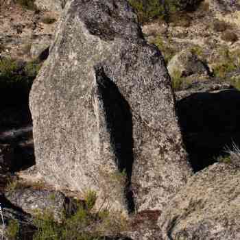 Click para ampliar. Pulsa en el nombre para ver la ficha. La Nava del Barco - Monolito - Elemento próximo