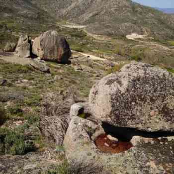 Click para ampliar. Pulsa en el nombre para ver la ficha. Ulaca - Conjunto Lítico y Elemento 5 - Doble pileta