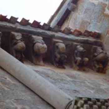 Click para ampliar. Pulsa en el nombre para ver la ficha. Cervatos. Canecillos 1.