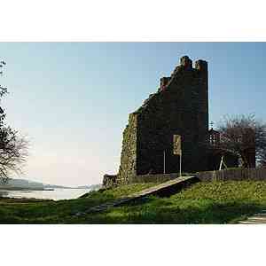 Click para ampliar. Pulsa en el nombre para ver la ficha. Catoira. Torres defensivas. Vista de la ría.