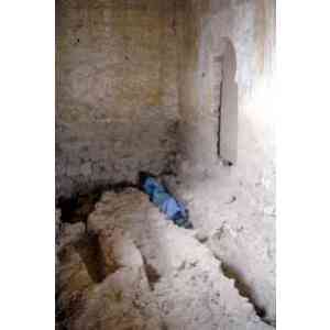 Click para ampliar. Pulsa en el nombre para ver la ficha. Ermita de San Miguel (Gormaz) - Tumbas antropomorf