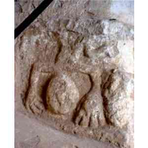 Click para ampliar. Pulsa en el nombre para ver la ficha. Ermita de San Miguel (Gormaz). Hombre colgado