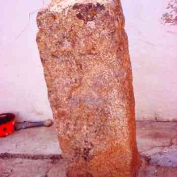 Click para ampliar. Pulsa en el nombre para ver la ficha. Mojón granítico con cruz grabada