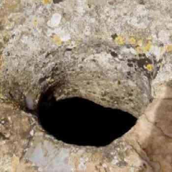 Click para ampliar. Pulsa en el nombre para ver la ficha. Sevilla - Dólmen Cueva del Vaquero (Entrada de luz).