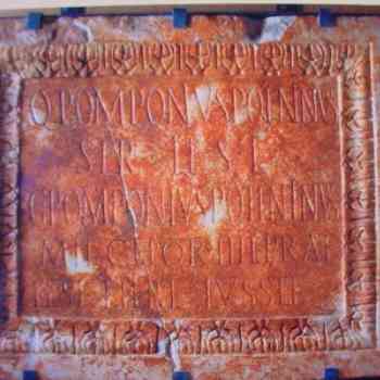 Click para ampliar. Pulsa en el nombre para ver la ficha. Lápida de Norba Caesarina