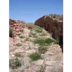 Click para ampliar. Pulsa en el nombre para ver la ficha. El Palomar. Detalle de la calle enlosada