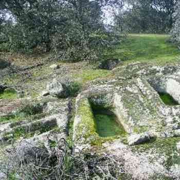 Click para ampliar. Pulsa en el nombre para ver la ficha. Tumbas antropomorficas tardorromanas. Trujillo