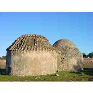 Click para ampliar. Pulsa en el nombre para ver la ficha. Chozos extremeños adosados