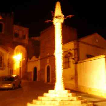 Click para ampliar. Pulsa en el nombre para ver la ficha. ELVAS (PT): <I>Pelourinho</I> manuelino.