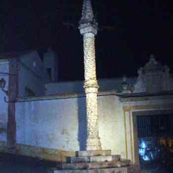 Click para ampliar. Pulsa en el nombre para ver la ficha. ELVAS (PT): <I>Pelourinho</I> manuelino (II).