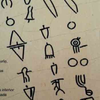 Click para ampliar. Pulsa en el nombre para ver la ficha. Dibujos grabados en Dólmen de Soto.Huelva