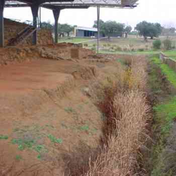Click para ampliar. Pulsa en el nombre para ver la ficha. Cancho Roano: foso sur
