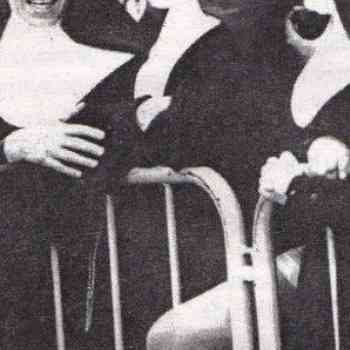 Click para ampliar. Pulsa en el nombre para ver la ficha. A Dios rogando...