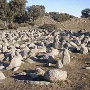 Click para ampliar. Pulsa en el nombre para ver la ficha. Mesa Miranda. Castro (Ávila). Piedras hincadas.