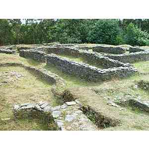 Click para ampliar. Pulsa en el nombre para ver la ficha. Mohías. Castro. Vista parcial