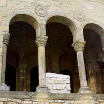 Click para ampliar. Pulsa en el nombre para ver la ficha. Santa María del Naranco. Vista 2