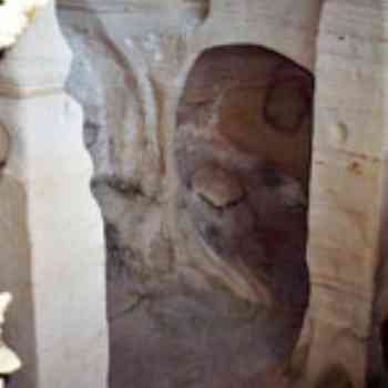 Click para ampliar. Pulsa en el nombre para ver la ficha. Ermita rupestre de Presillas-Interior