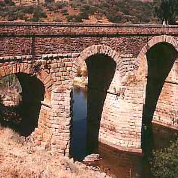 Click para ampliar. Pulsa en el nombre para ver la ficha. Puente Romano de Segura. Vista parcial.