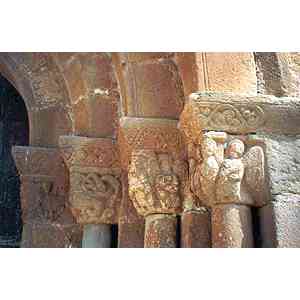 Click para ampliar. Pulsa en el nombre para ver la ficha. Detalle capiteles de la Iglesia de Fuensauco