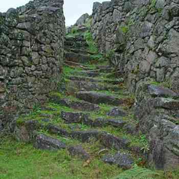 Click para ampliar. Pulsa en el nombre para ver la ficha. Troña. Castro. Escaleras.