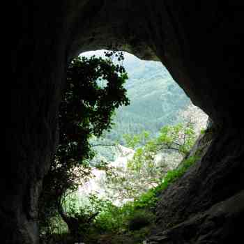 Castillo de Jentilbaratza. Cueva.