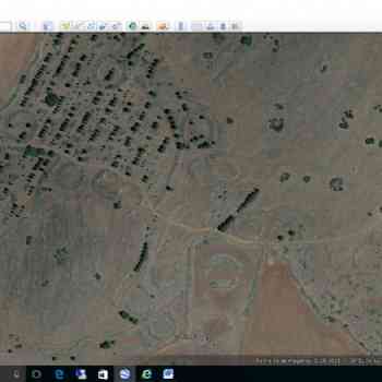 Click para ampliar. Pulsa en el nombre para ver la ficha. Círculos de piedras en el entorno del río Jabalón. Campo de Calatrava. Diámetro aprox. 25 metros. Los hay a miles.