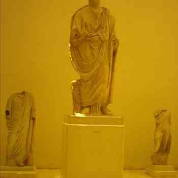 Click para ampliar. Pulsa en el nombre para ver la ficha. Tarifa: Estatua de Trajano en Bolonia