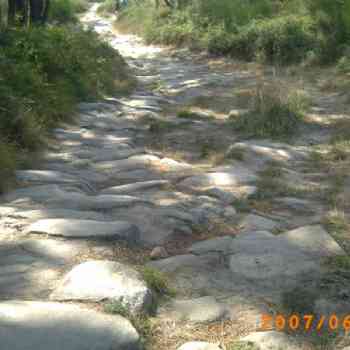 Click para ampliar. Pulsa en el nombre para ver la ficha. Baroña Calzada de acceso