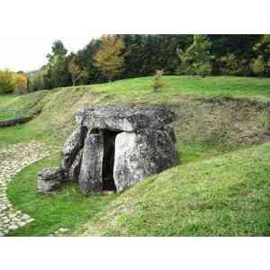 dolmen de Aizkomendi (ALAVA)