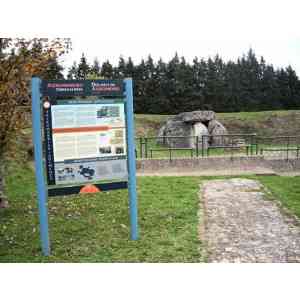 letrero del dolmen de Aizkomendi